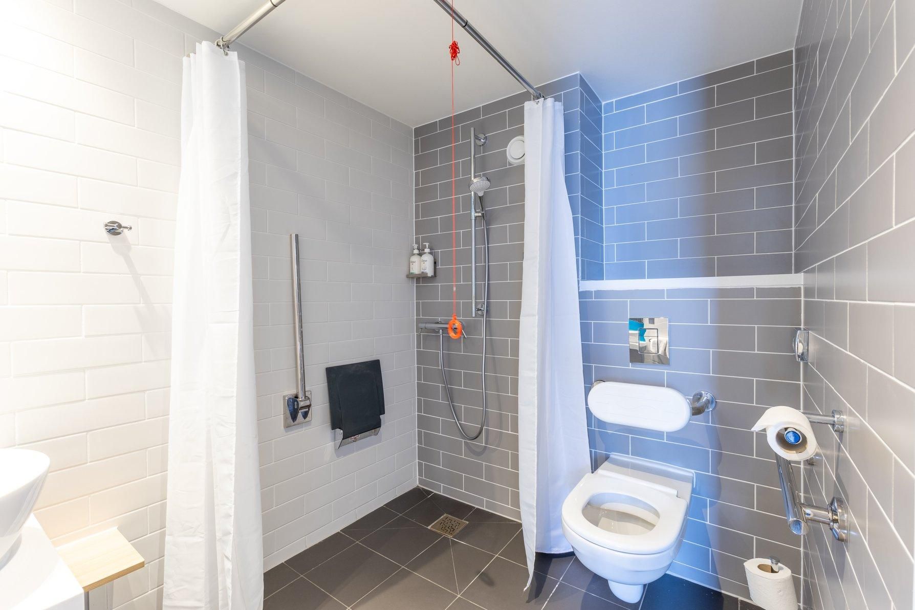 1 Double Accessible with Free Hot Breakfast