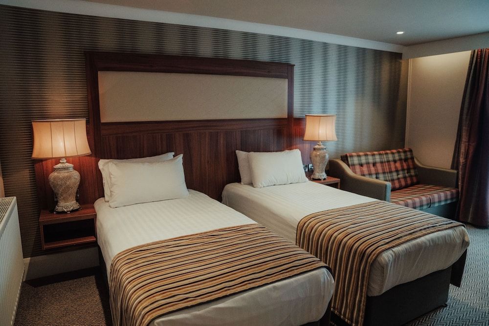 Dunadry Hotel and Gardens Classic Twin Room 4