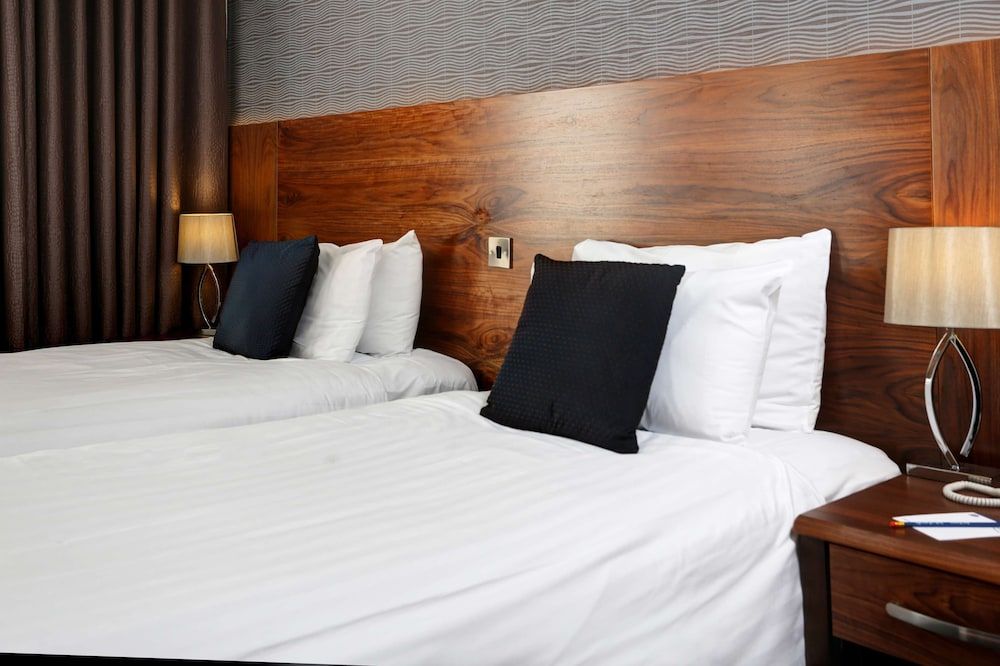 Best Western Kings Manor Hotel Standard Room, 2 Twin Beds, Non Smoking 3