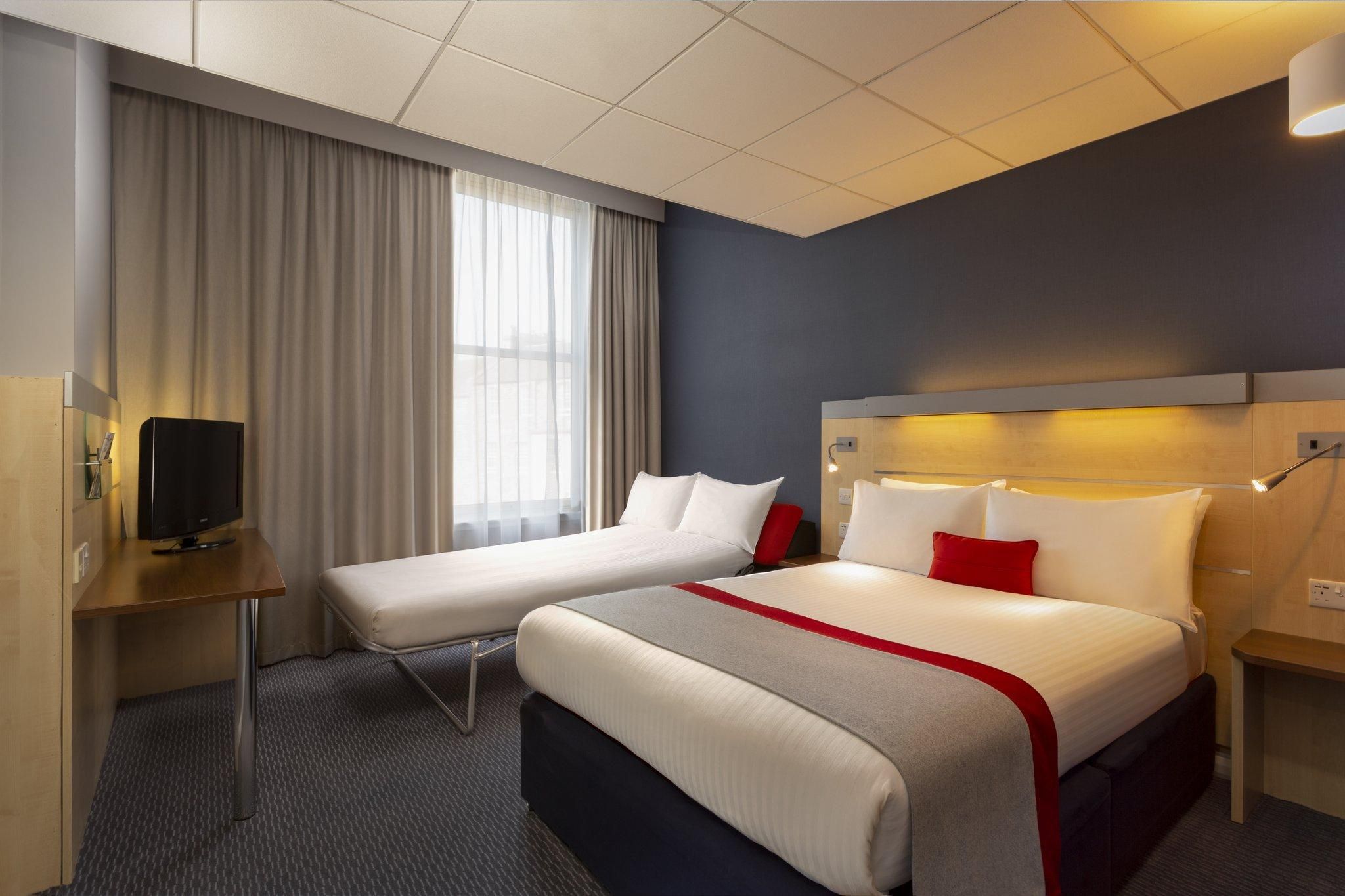 undefined Holiday Inn Express - Edinburgh City Centre by IHG 7