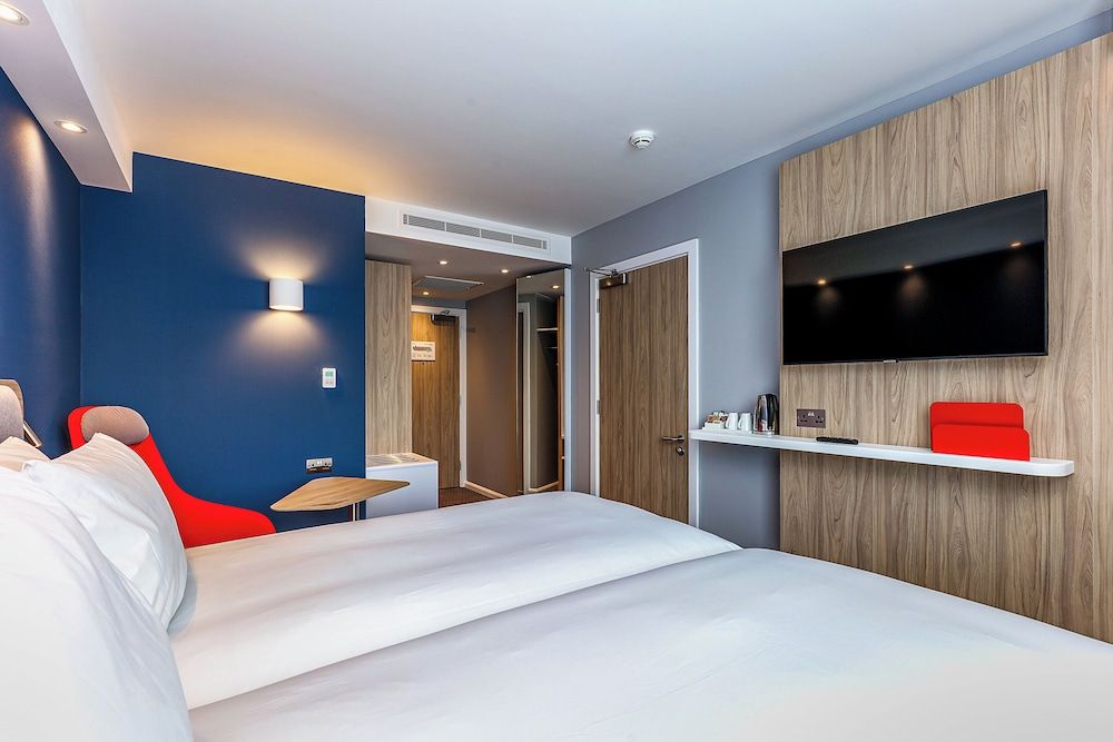 undefined Holiday Inn Express Edinburgh City West by IHG 2