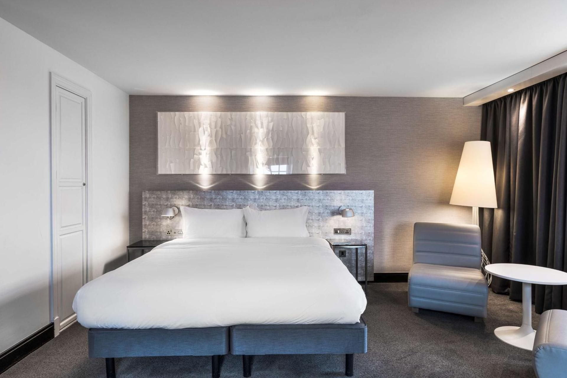 undefined Radisson Blu Hotel, Edinburgh City Centre 10