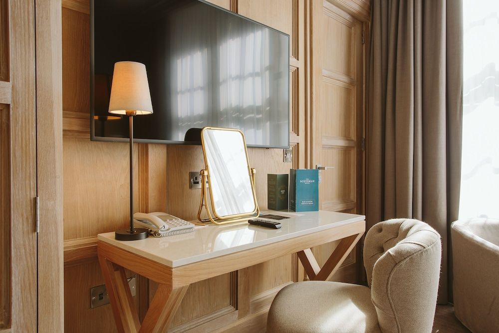 The Scotsman Hotel Reporter Double Room 12