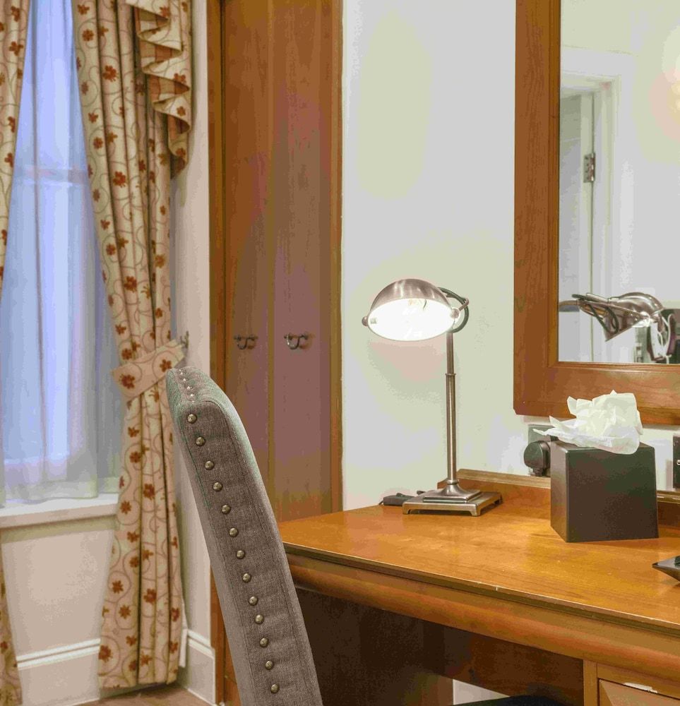 Old Waverley Hotel Junior Double Room, 1 Double Bed, Non Smoking, No Windows 3