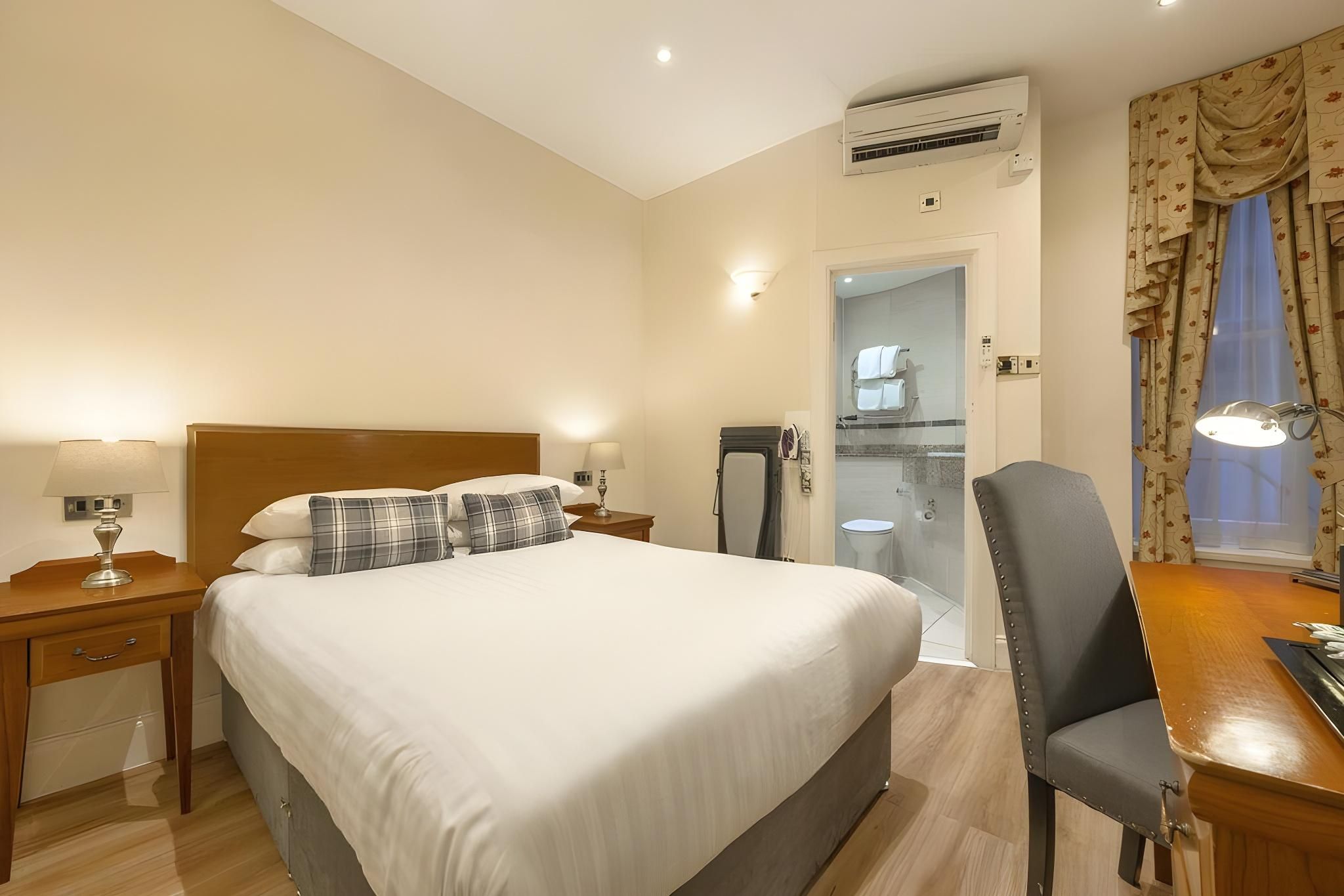 undefined Old Waverley Hotel 7
