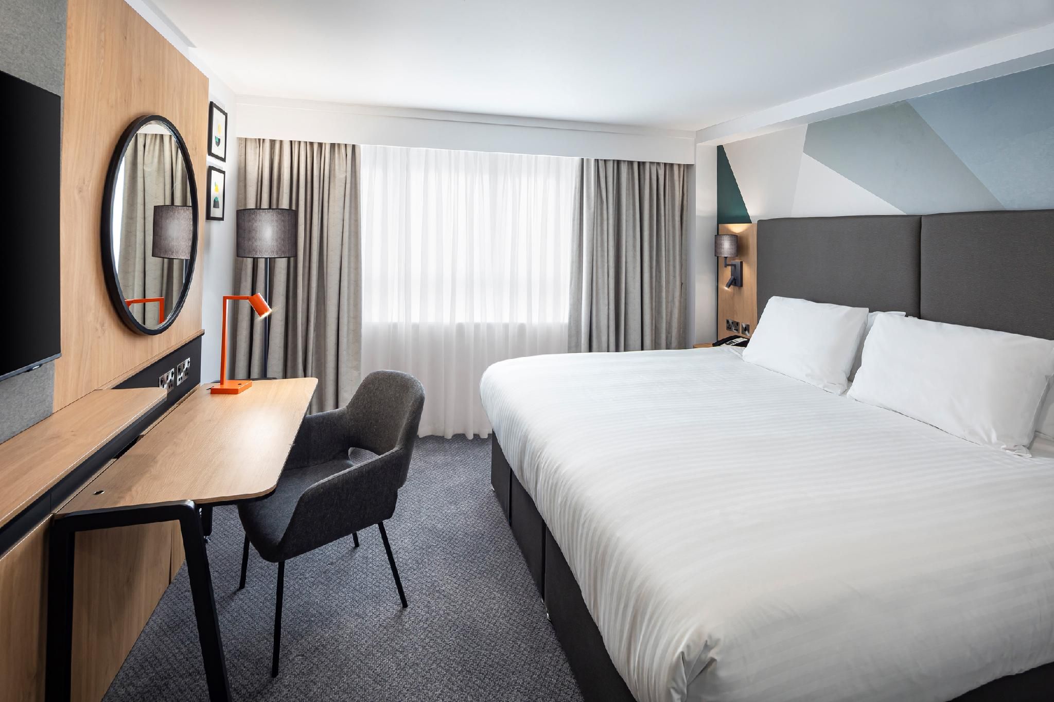 1 Queen Bed Suite Minibar