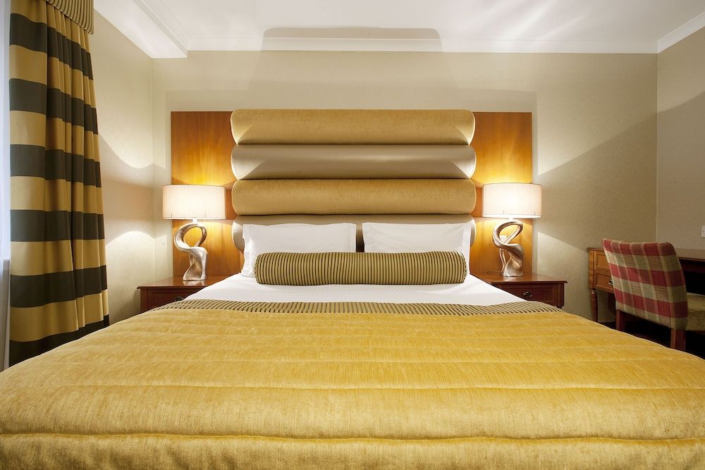 undefined Carlton George Hotel 5