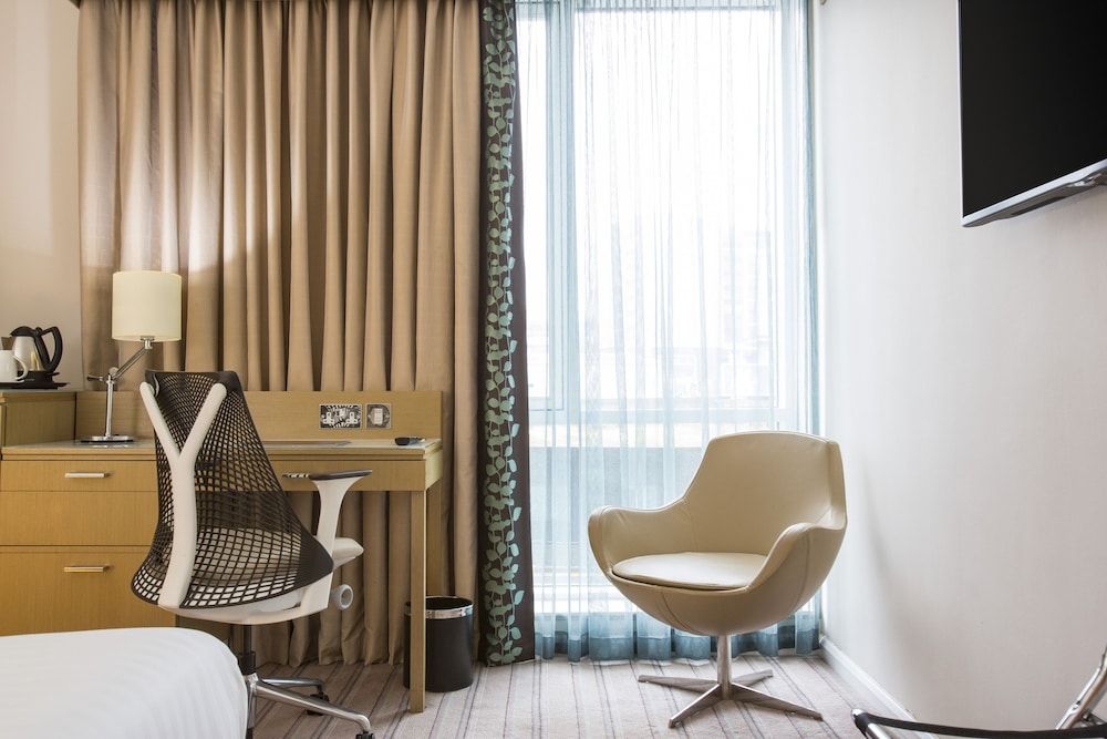 Hilton Garden Inn Glasgow City Centre Room, 1 Queen Bed, Accessible, River View 10