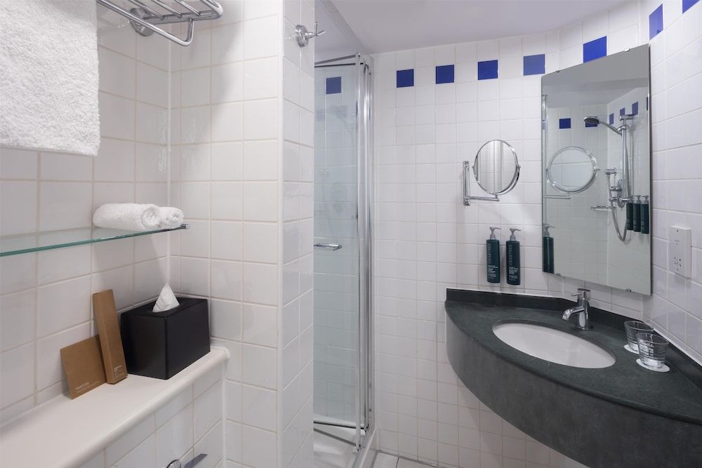 Hilton Garden Inn Glasgow City Centre Standard Room, 1 King Bed 4