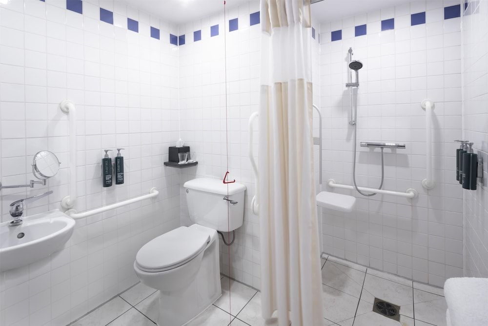 Hilton Garden Inn Glasgow City Centre Room, 1 Queen Bed, Accessible, River View 8