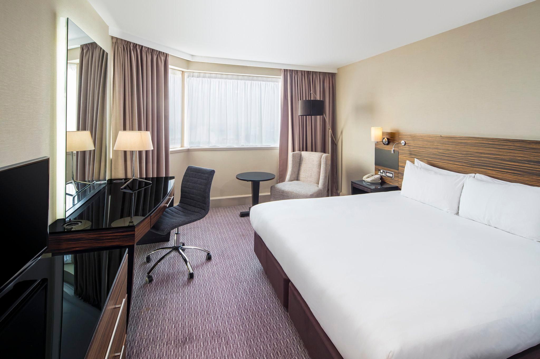 1 Super King Bed Premium River View