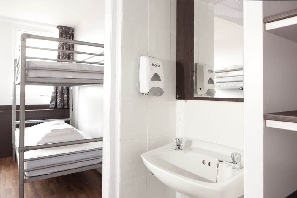 Euro Hostel Glasgow Shared Dormitory, Women only (4 person) 4