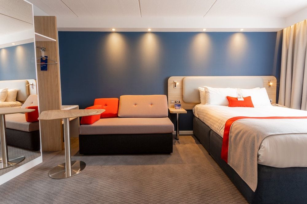 Holiday Inn Express Glasgow City Theatreland by IHG Standard Room, 1 Double Bed with Sofa bed (with Free Hot Breakfast) 5
