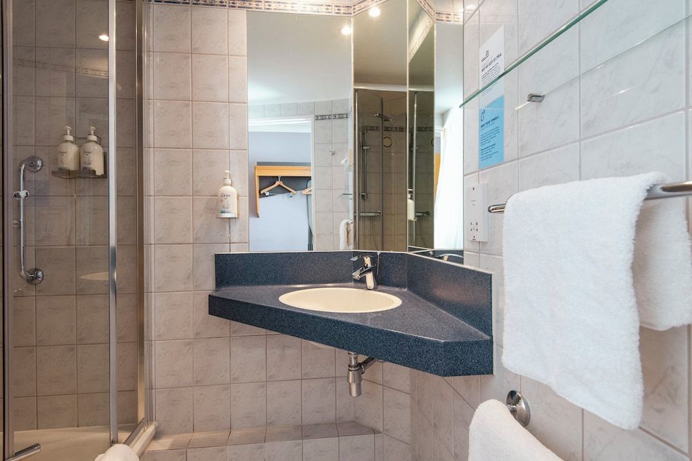 Holiday Inn Express Glasgow City Theatreland by IHG Standard Room, 1 Double Bed with Sofa bed (with Free Hot Breakfast) 9