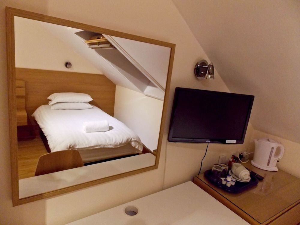 Single Room (Ensuite)
