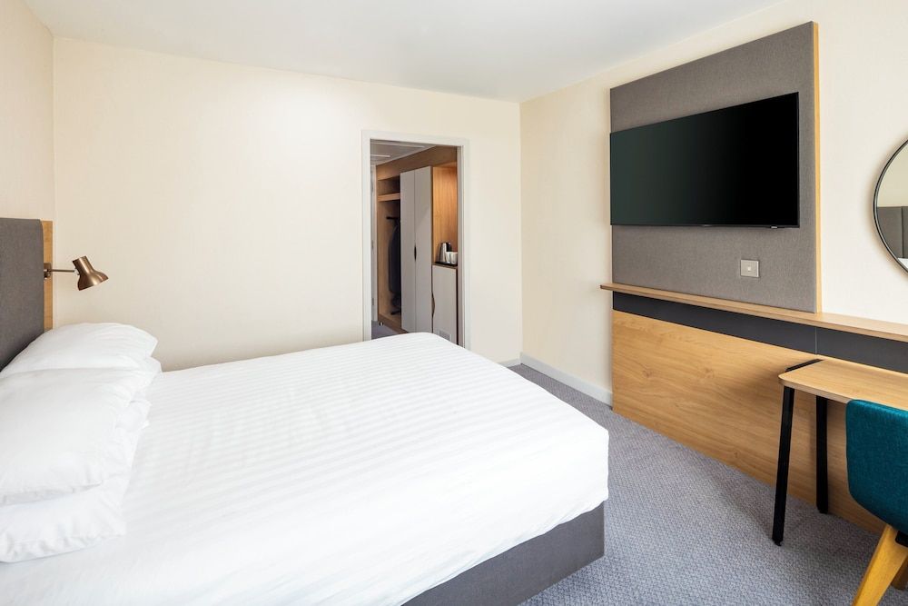 Standard Room, 1 Queen Bed
