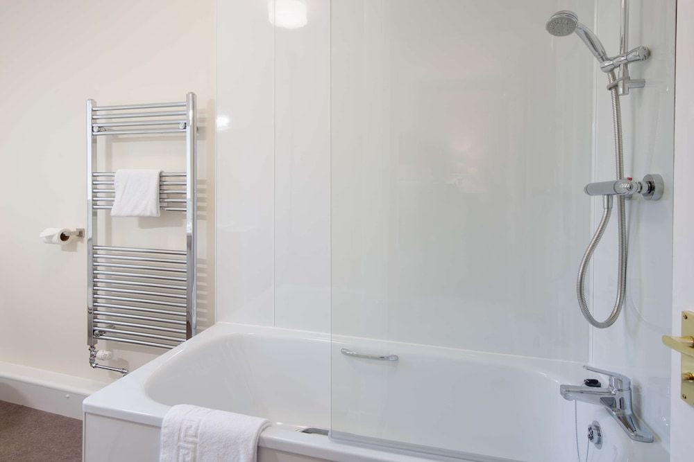 The Inveraray Inn, BW Signature Collection Standard Room, 2 Twin Beds, Non Smoking 6