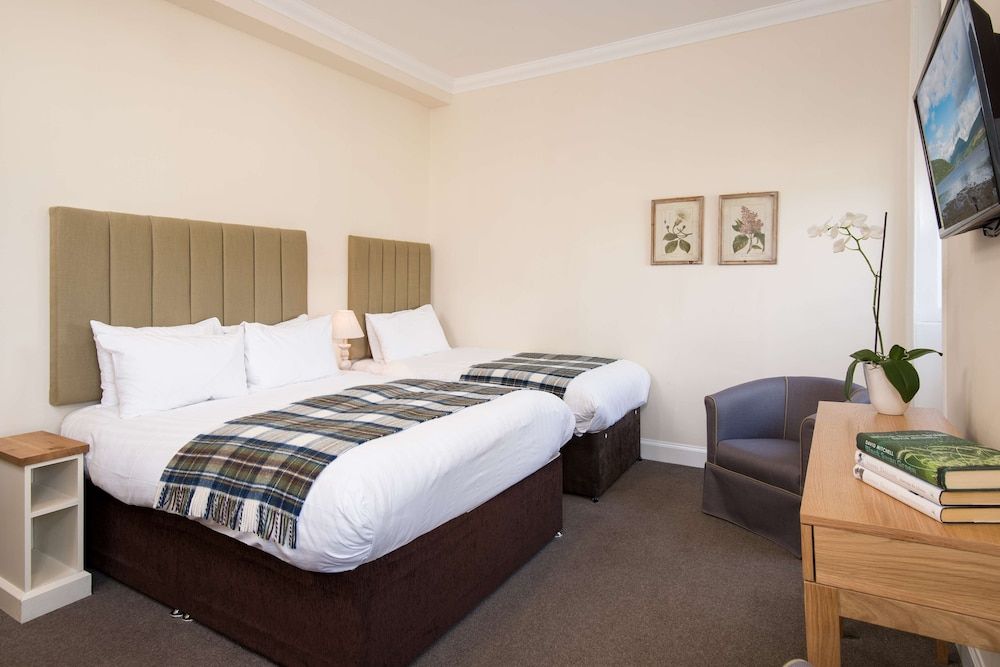 The Inveraray Inn, BW Signature Collection Standard Room, 3 Twin Beds, Non Smoking 4