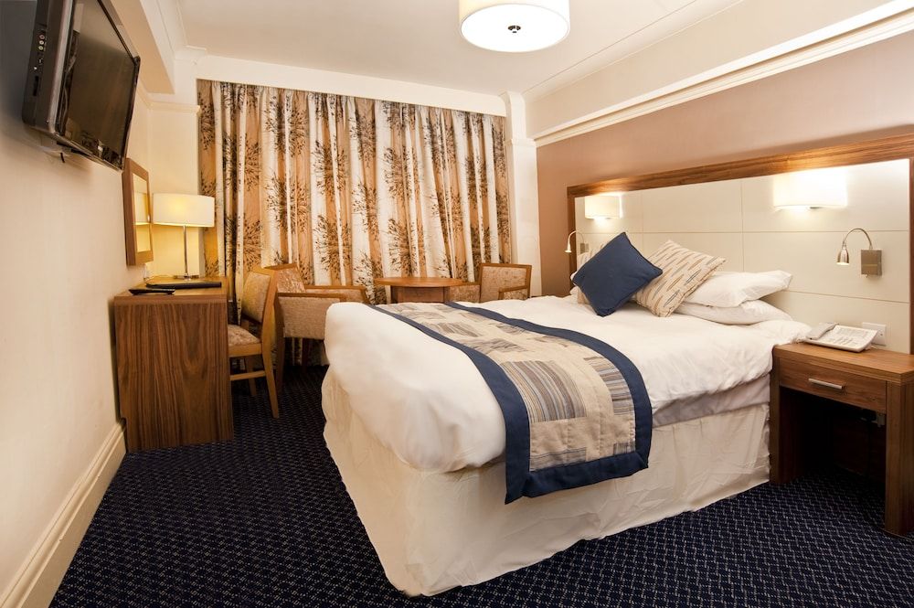 Riverside Hotel Standard Double Room 6