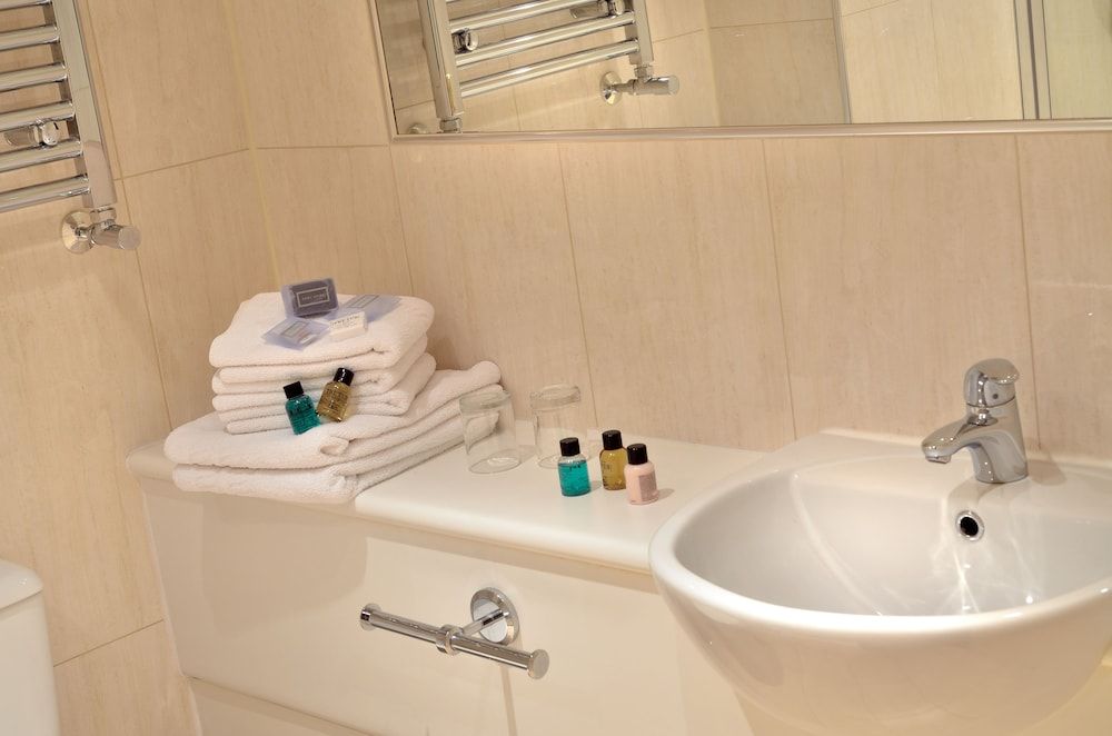 Riverside Hotel Standard Double Room 13