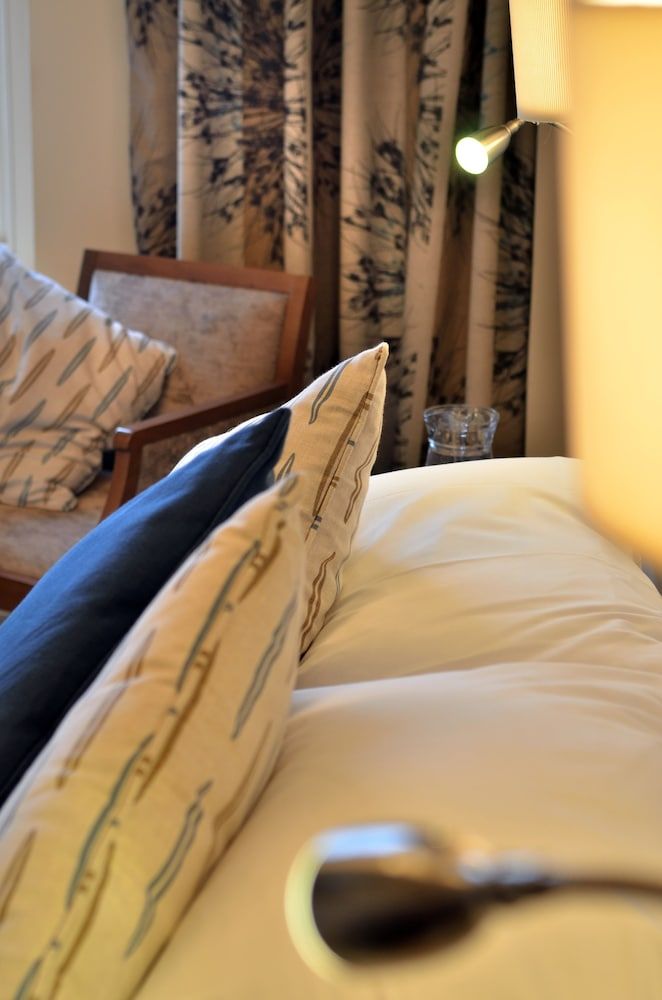 Riverside Hotel Standard Double Room 4