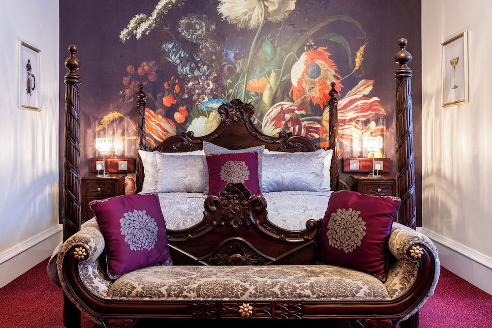 Heritage Four Poster