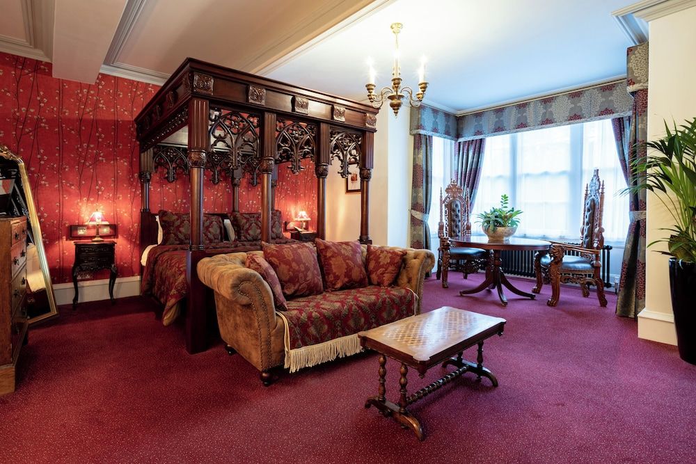 Heritage Four Poster
