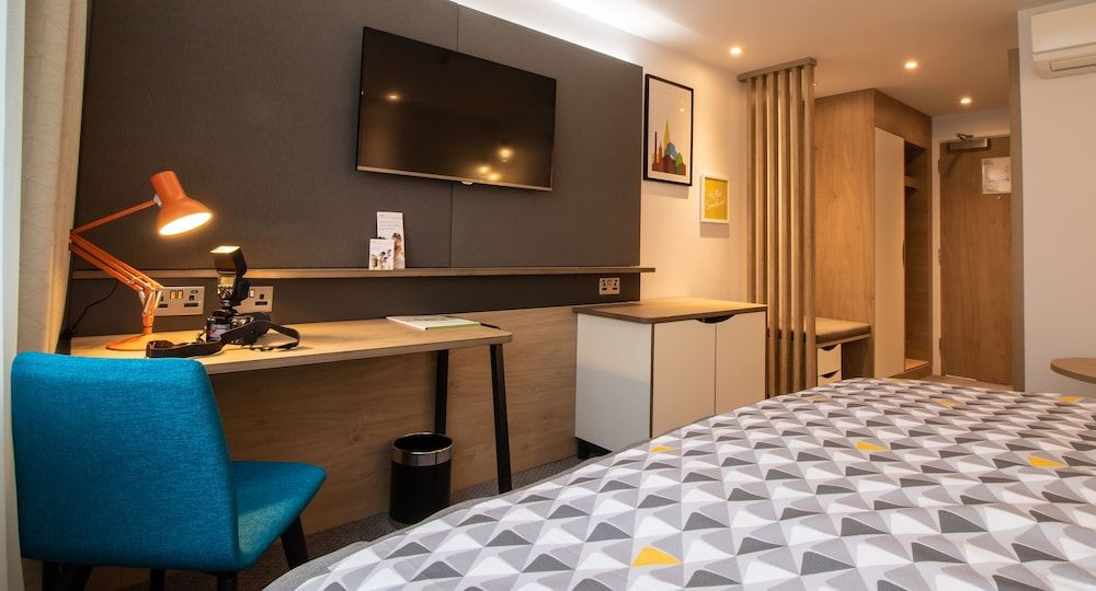Standard Room, 1 King Bed