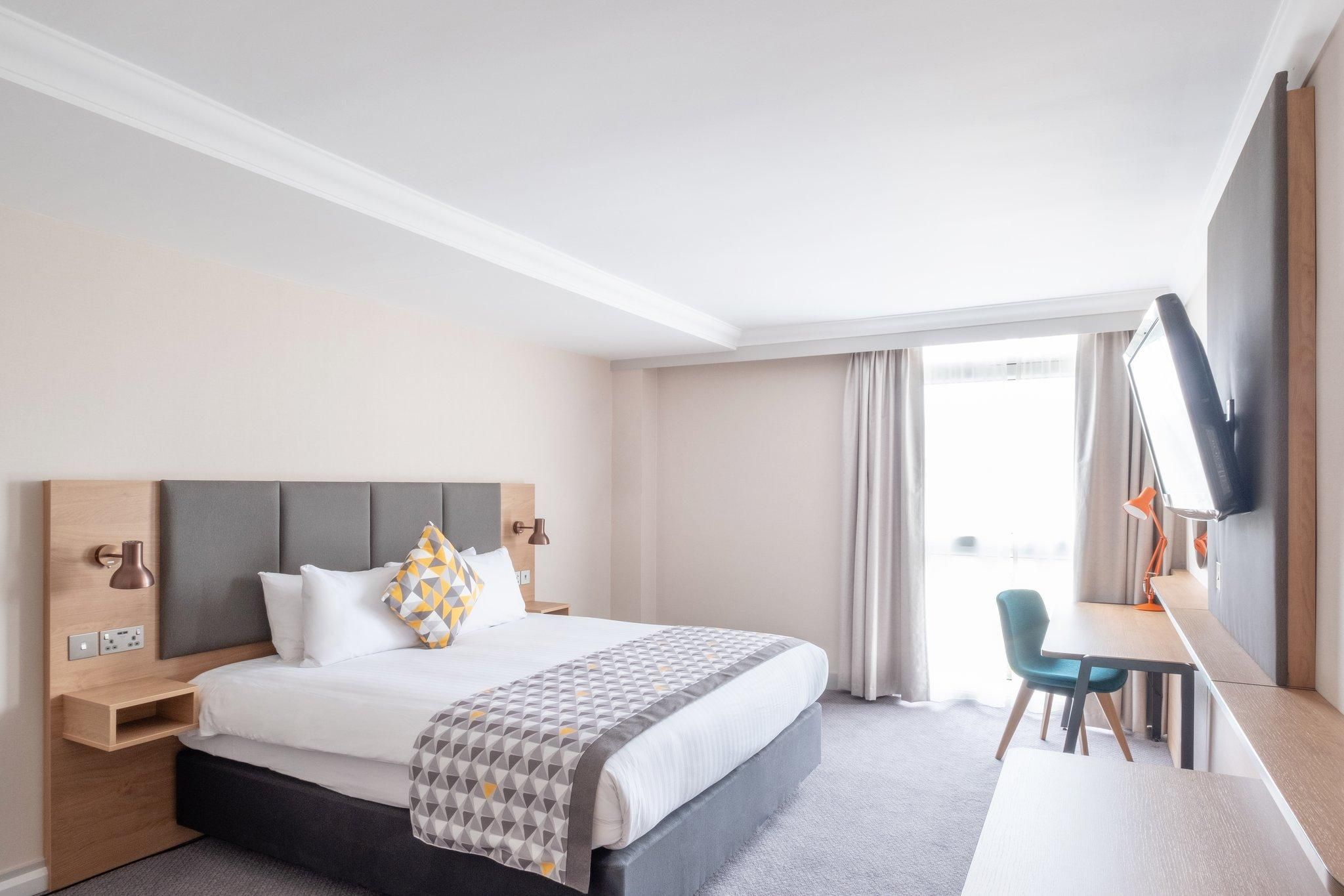 1 Super King Bed 1 Bedroom Suite