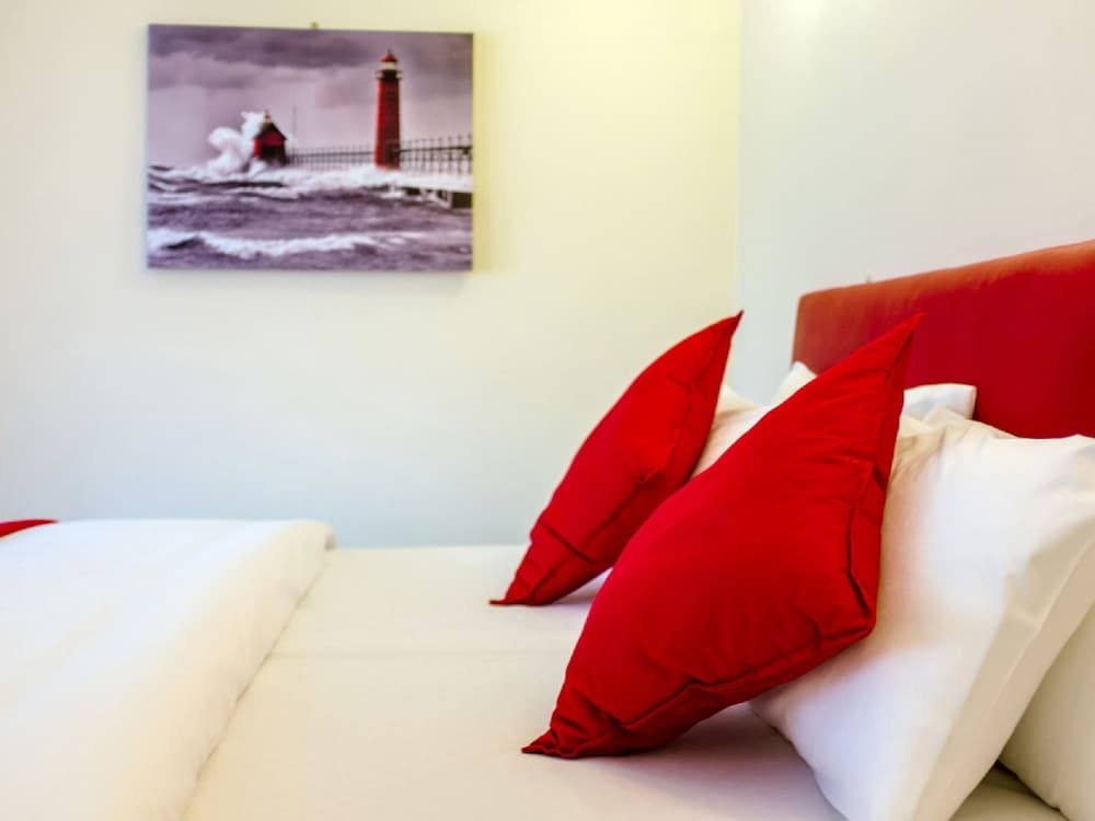 Devonshire House Hotel Standard Twin Room 2