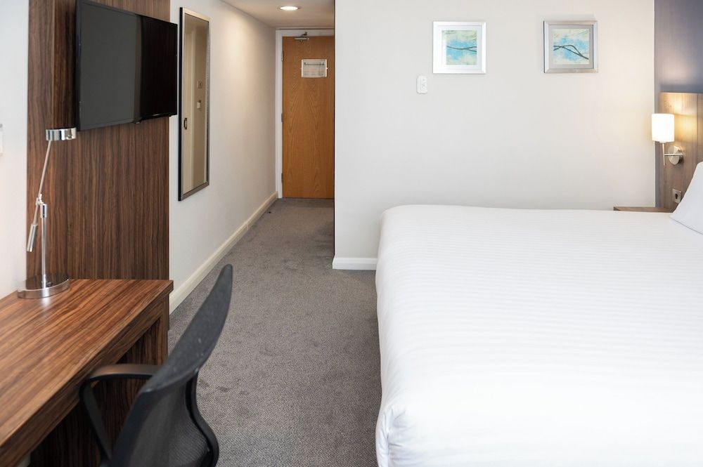Holiday Inn Liverpool City Centre by IHG Standard Room, 1 King Bed 8