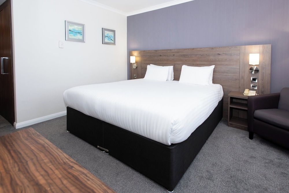 Holiday Inn Liverpool City Centre by IHG Standard Room, 1 King Bed 12