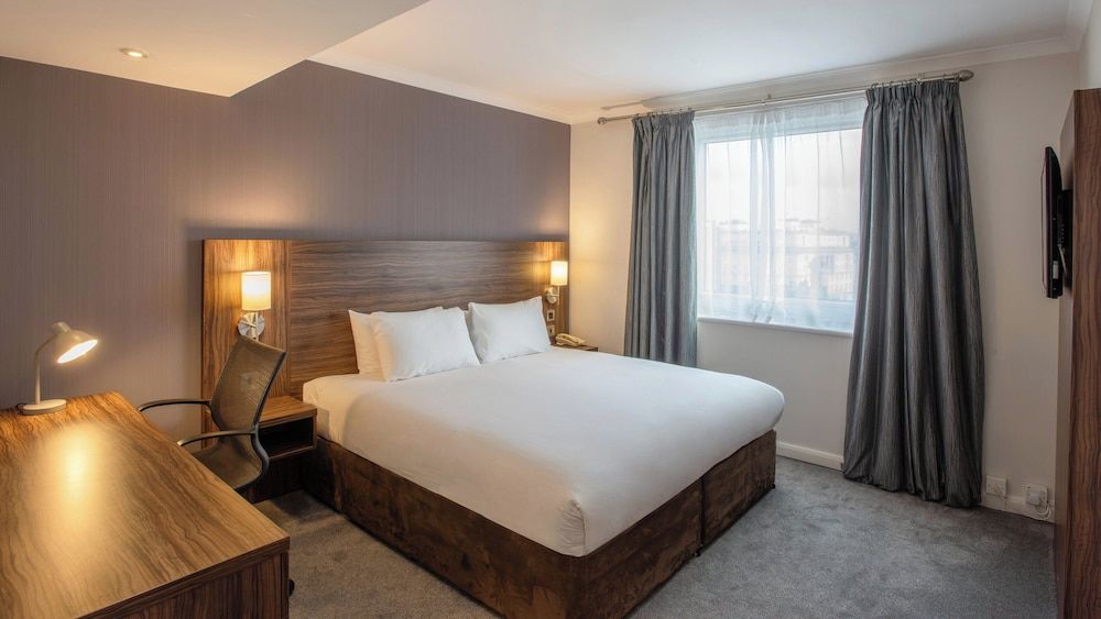 Holiday Inn Liverpool City Centre by IHG Standard Room, 1 King Bed 5