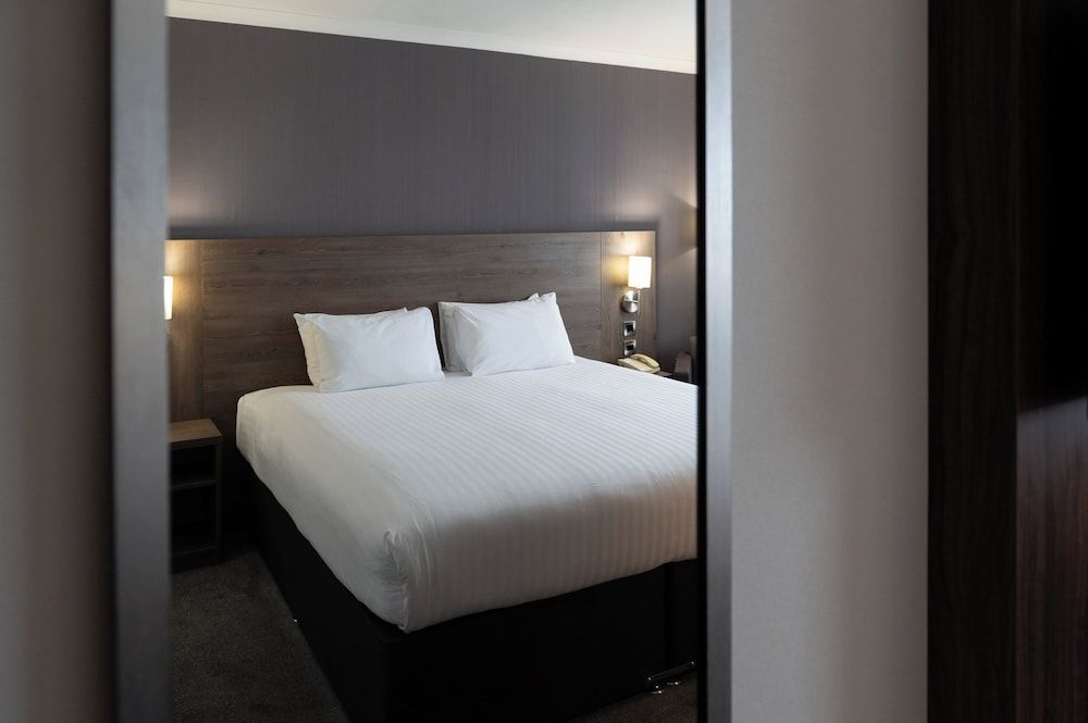 Holiday Inn Liverpool City Centre by IHG Standard Room, 1 King Bed 11