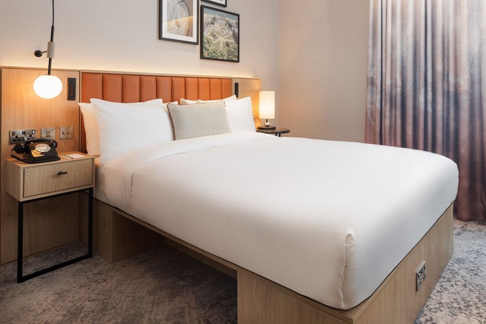 The Memoir Club (formerly Ambassadors Bloomsbury) Club Double 2