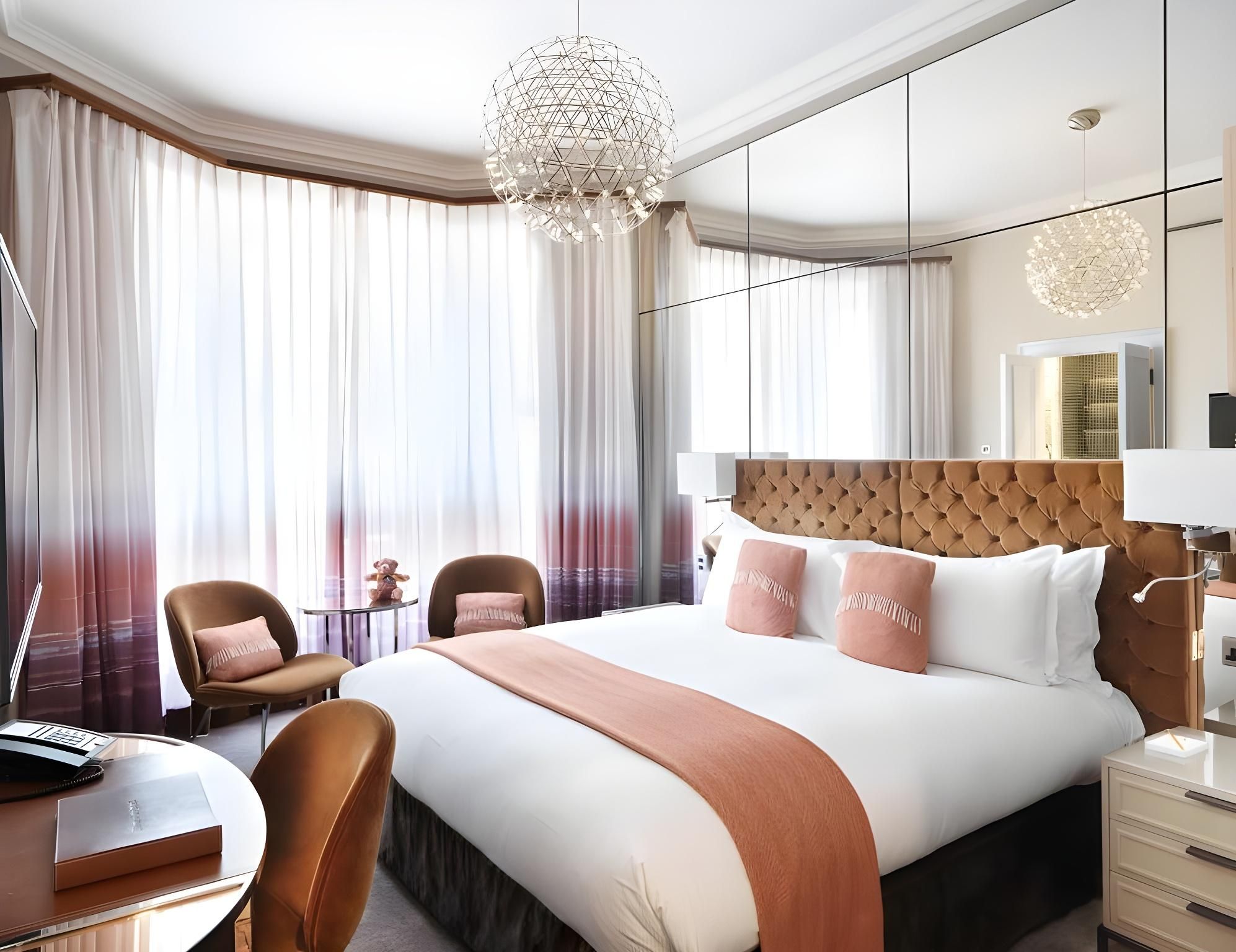 Townhouse Room