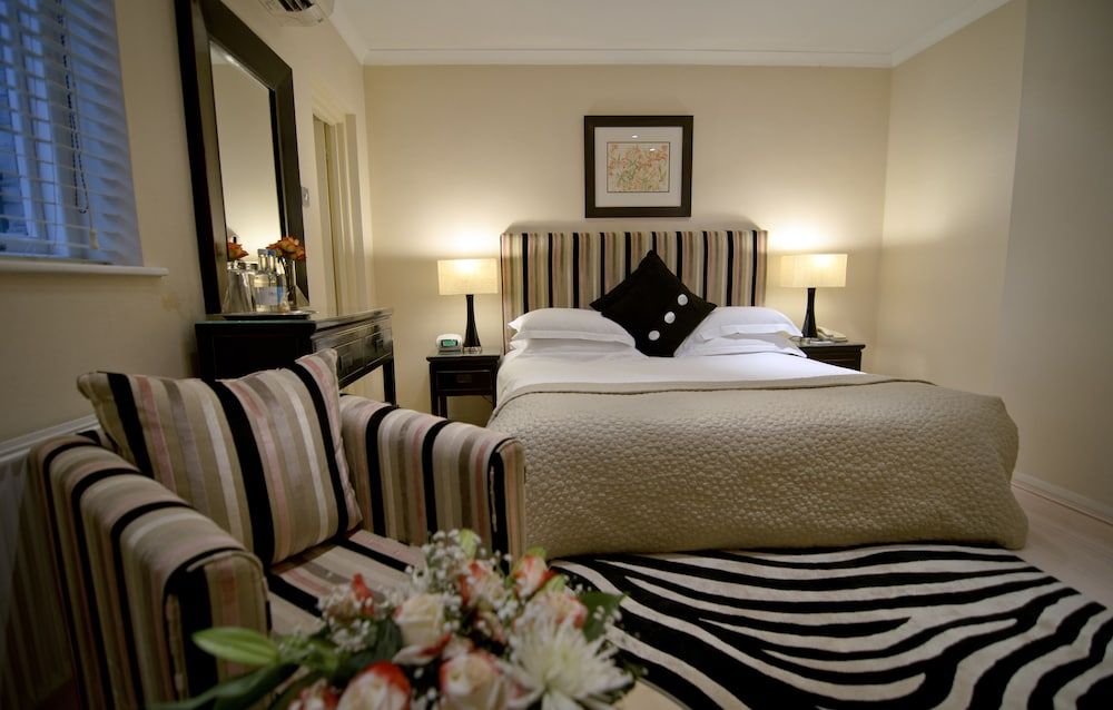 The Beaufort Knightsbridge Standard Double Room 7