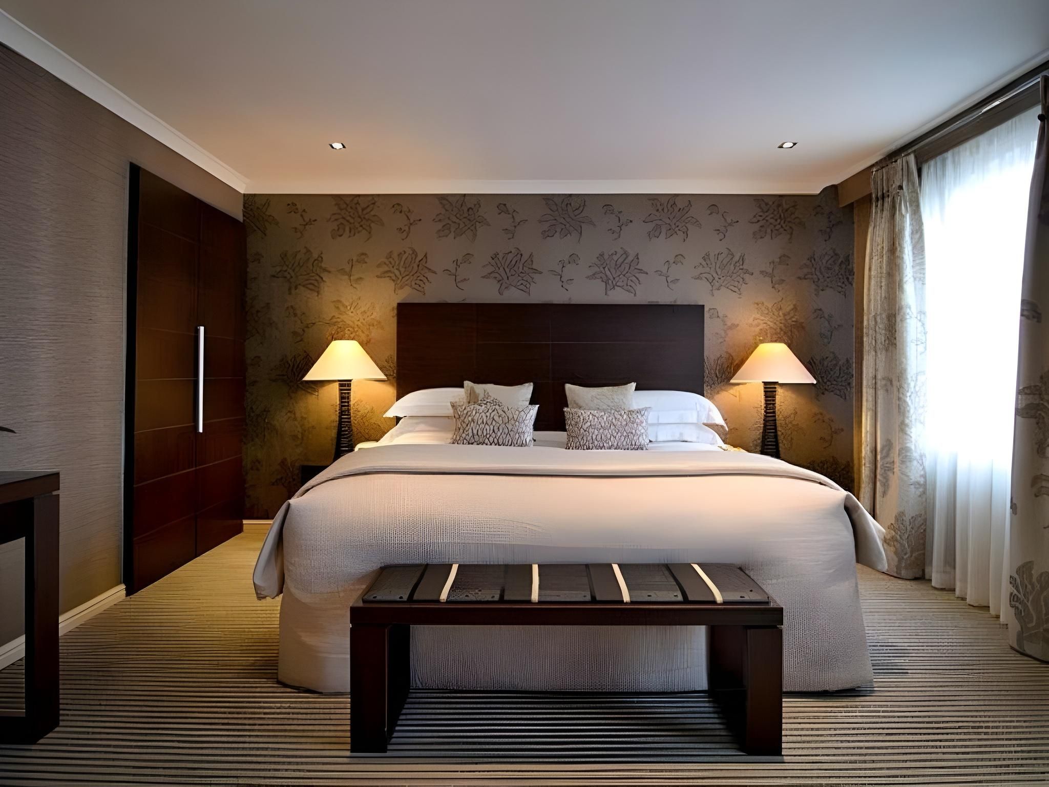 undefined The Beaufort Knightsbridge 6