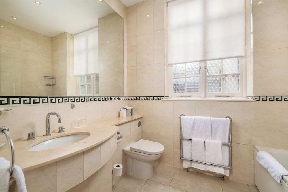 The Beaufort Knightsbridge Standard Double Room 8