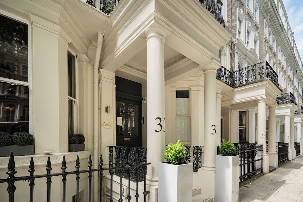 undefined The Beaufort Knightsbridge 3