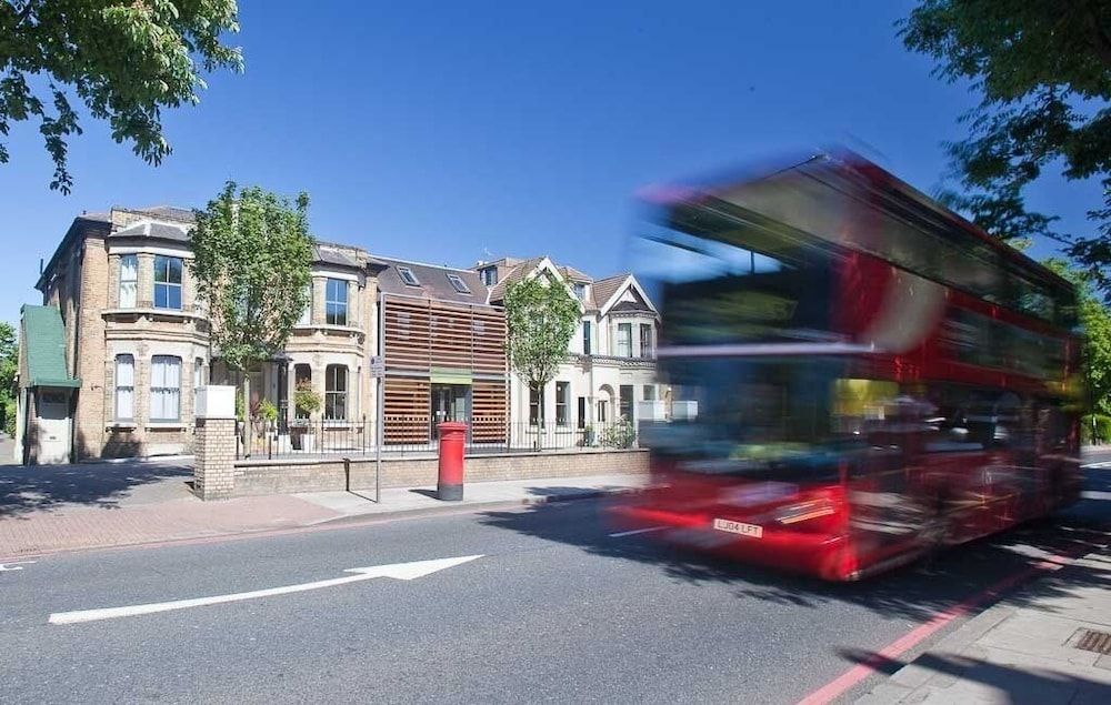 undefined The Lodge Hotel - Putney 4