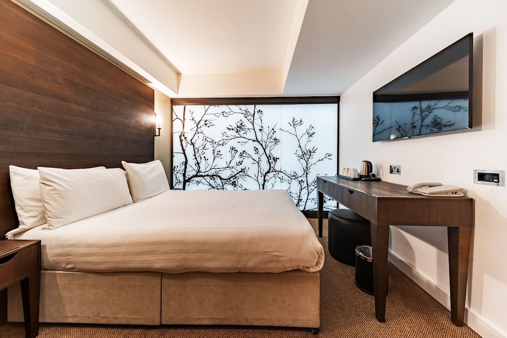 undefined Central Park Hotel 4