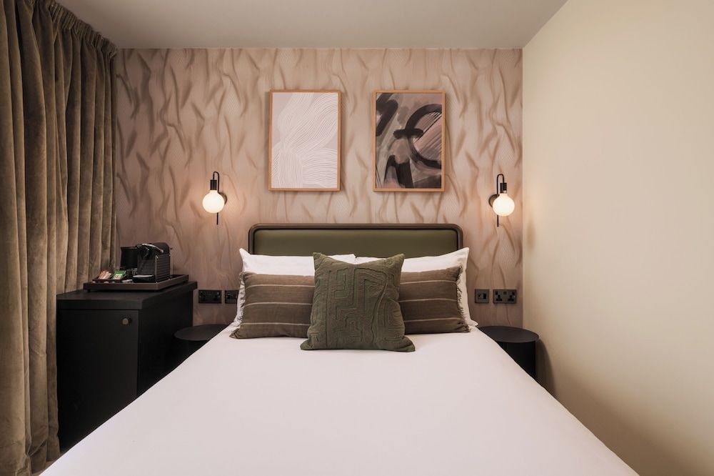 undefined Central Park Hotel 3