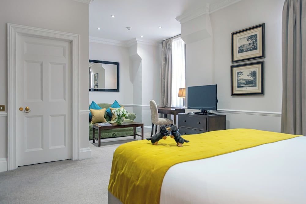 undefined Dukes London 3