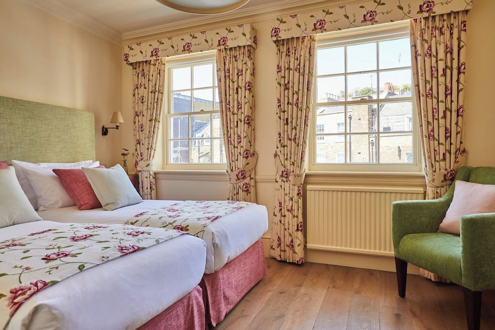 undefined Durrants Hotel 8