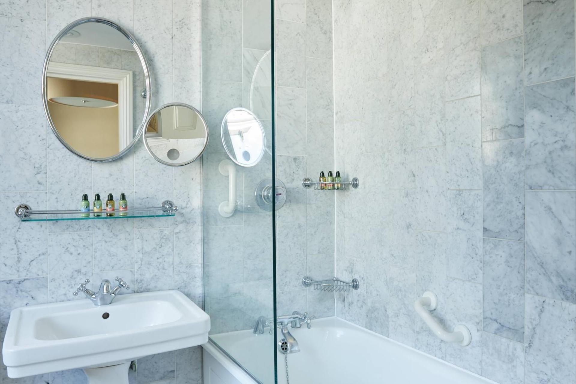 Durrants Hotel Twin Room 8