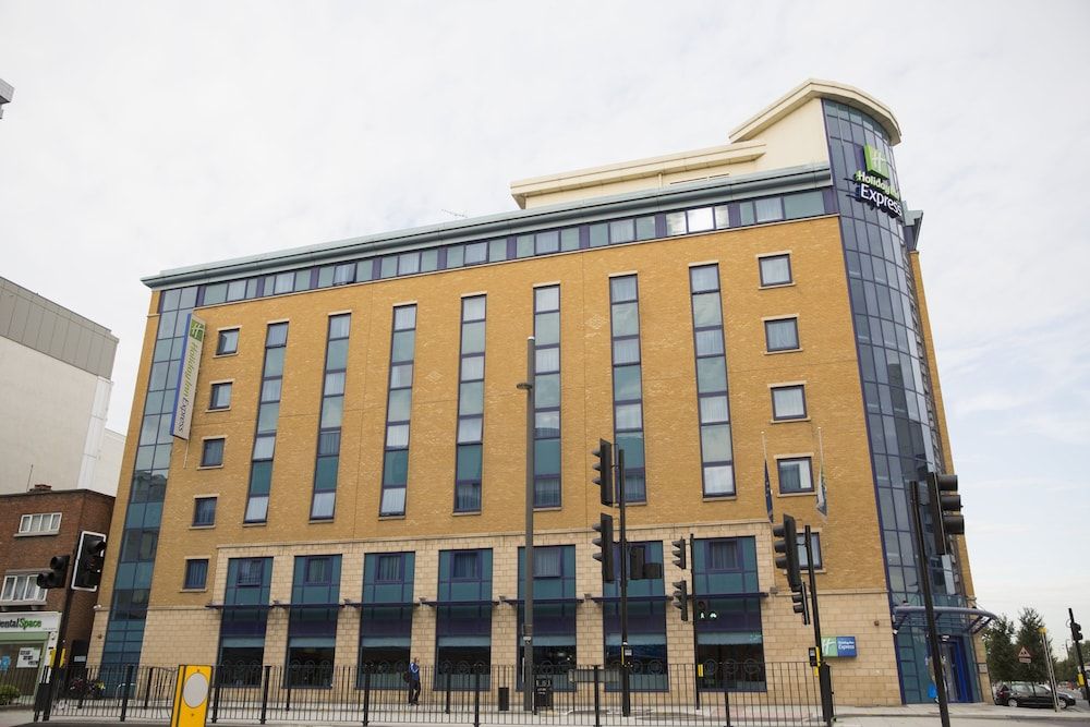 undefined Holiday Inn Express London - Stratford by IHG 5