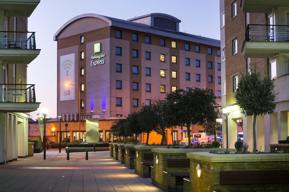 undefined Holiday Inn Express London Wandsworth by IHG 8