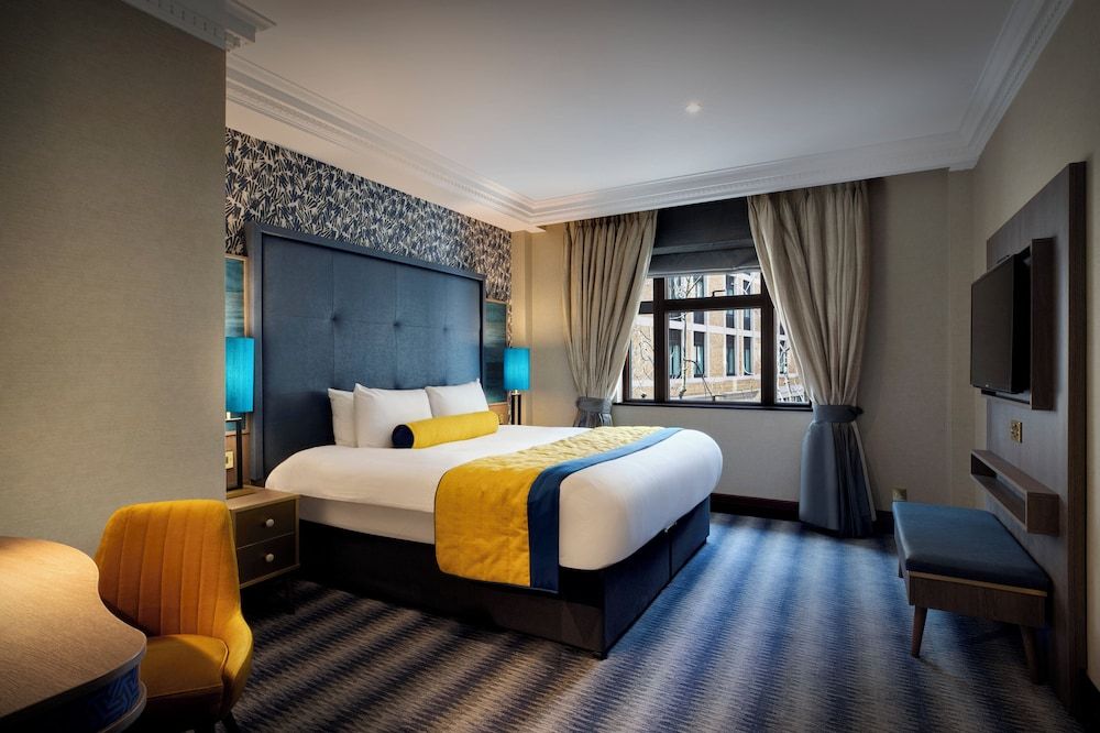 Leonardo Royal Hotel London City - Tower of London Superior King Room 2