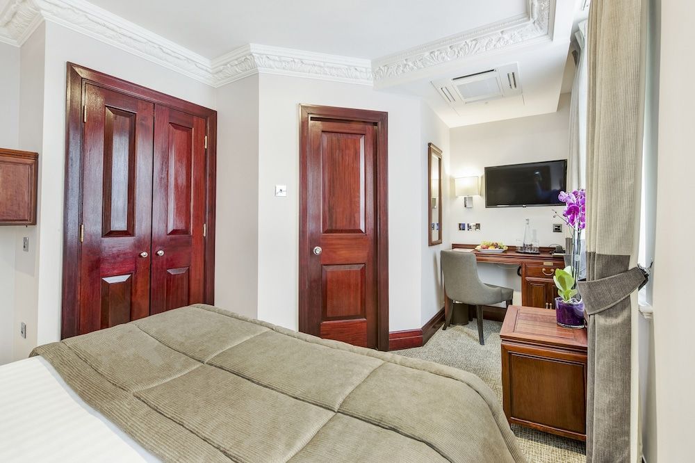 Gem Fitzrovia Hotel Superior Double Room 7